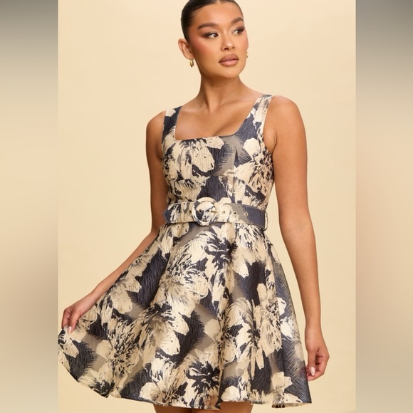 Dresses & Skirts - Floral Sleeveless Dress with Belt